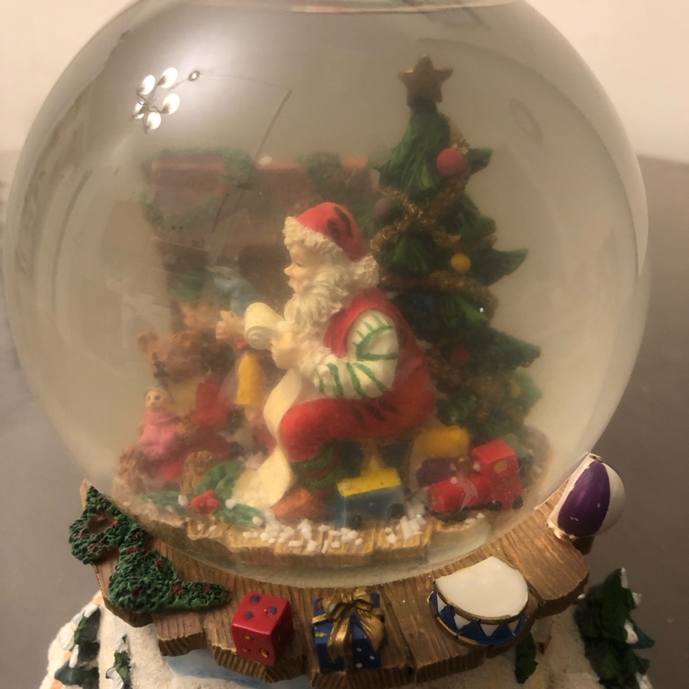 Snowglobe - Picture 2 of 11